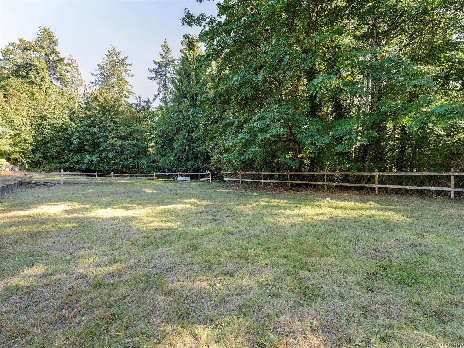 1021 Tatlow Rd, North Saanich, BC