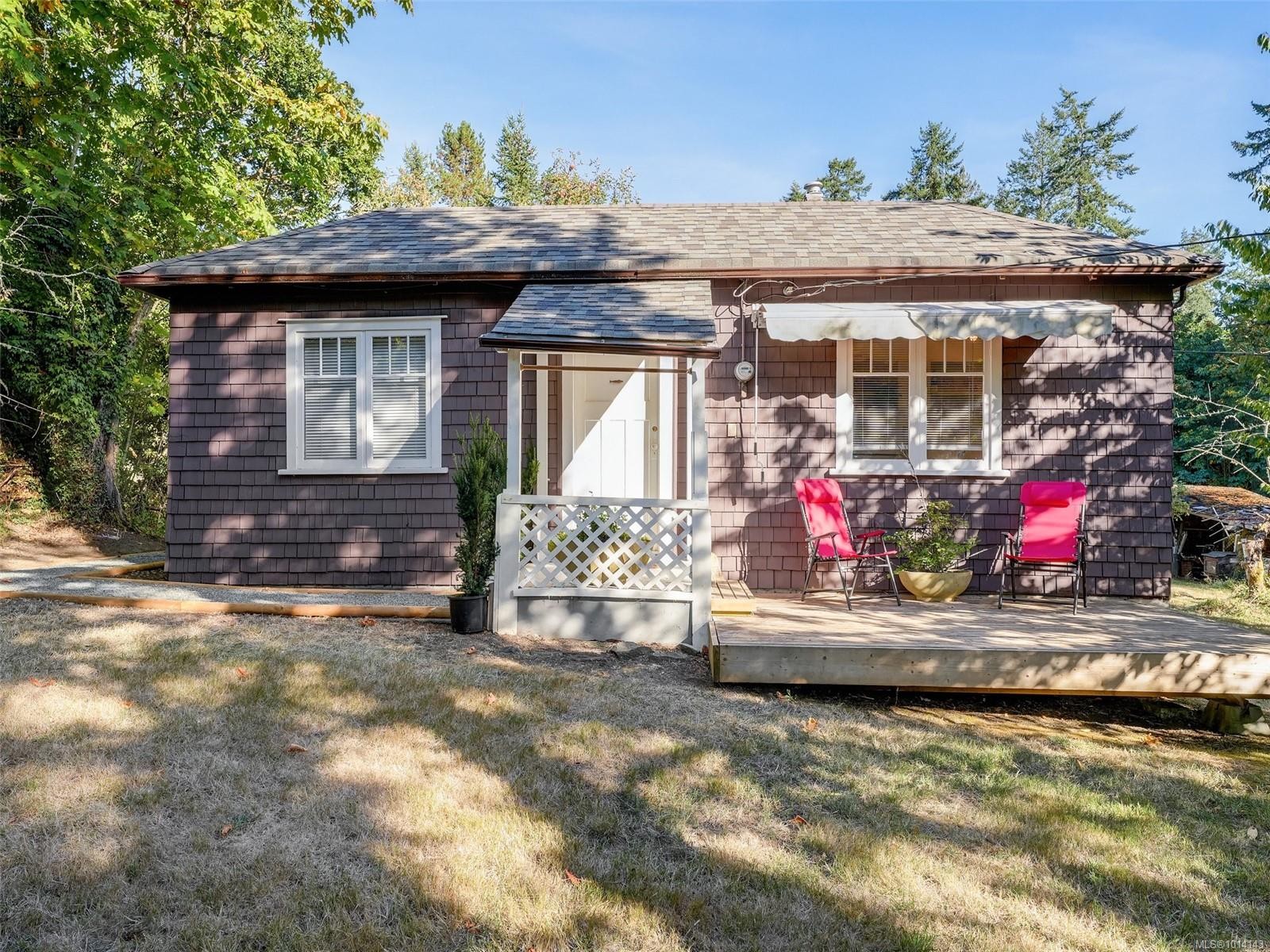 1021 Tatlow Rd, North Saanich, BC