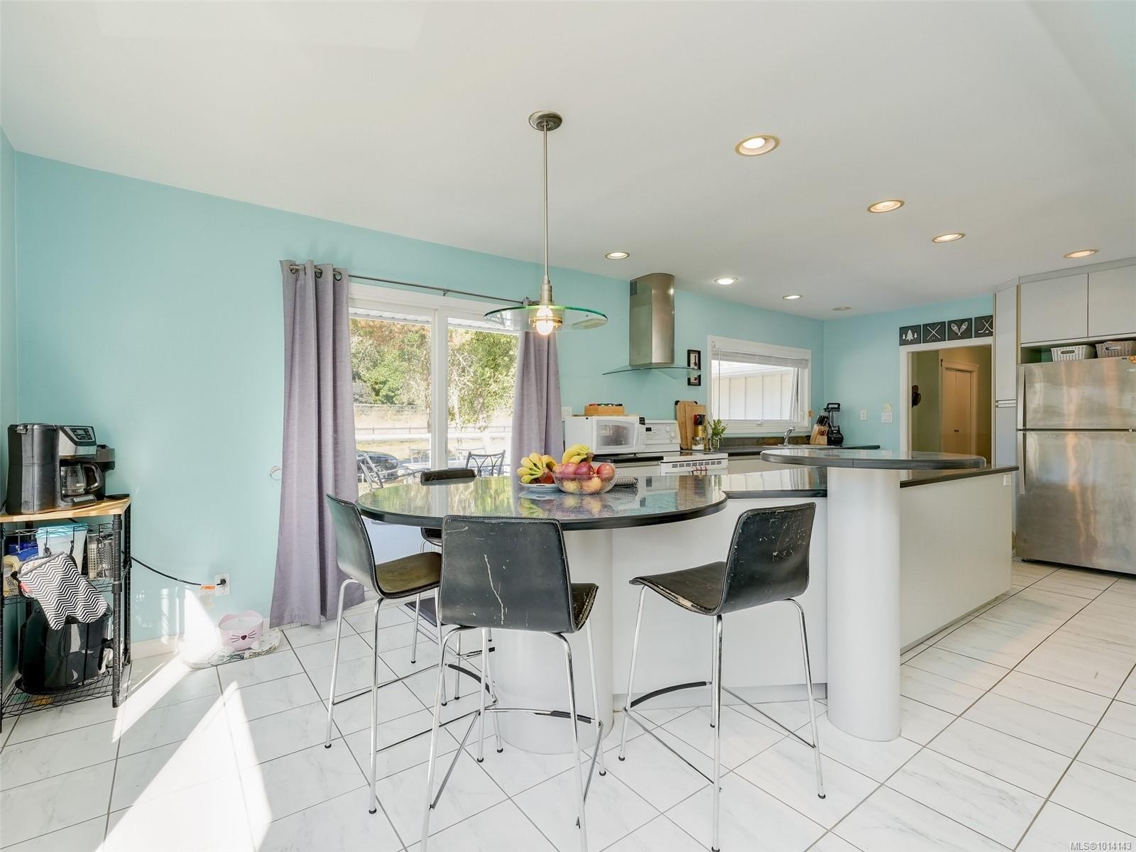 1021 Tatlow Rd, North Saanich, BC