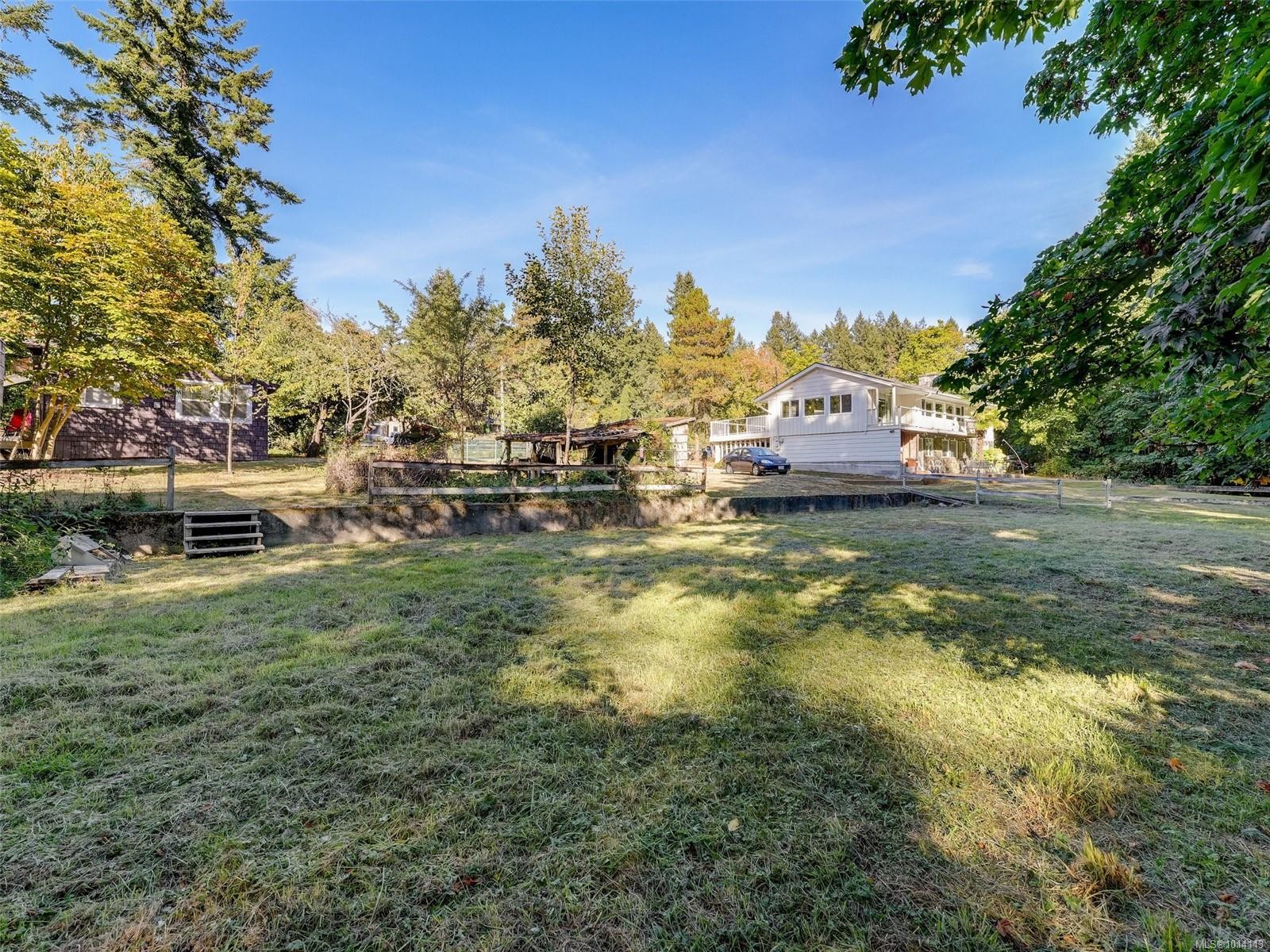 1021 Tatlow Rd, North Saanich, BC