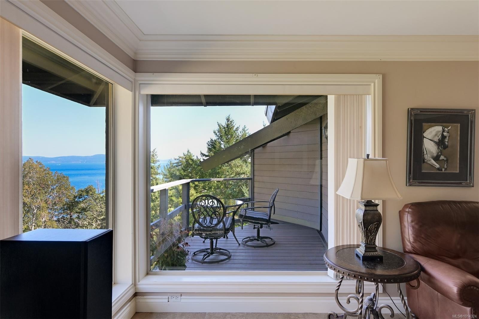 2807 Arbutus Rd, Saanich, BC