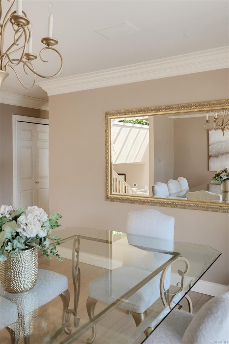 2807 Arbutus Rd, Saanich, BC