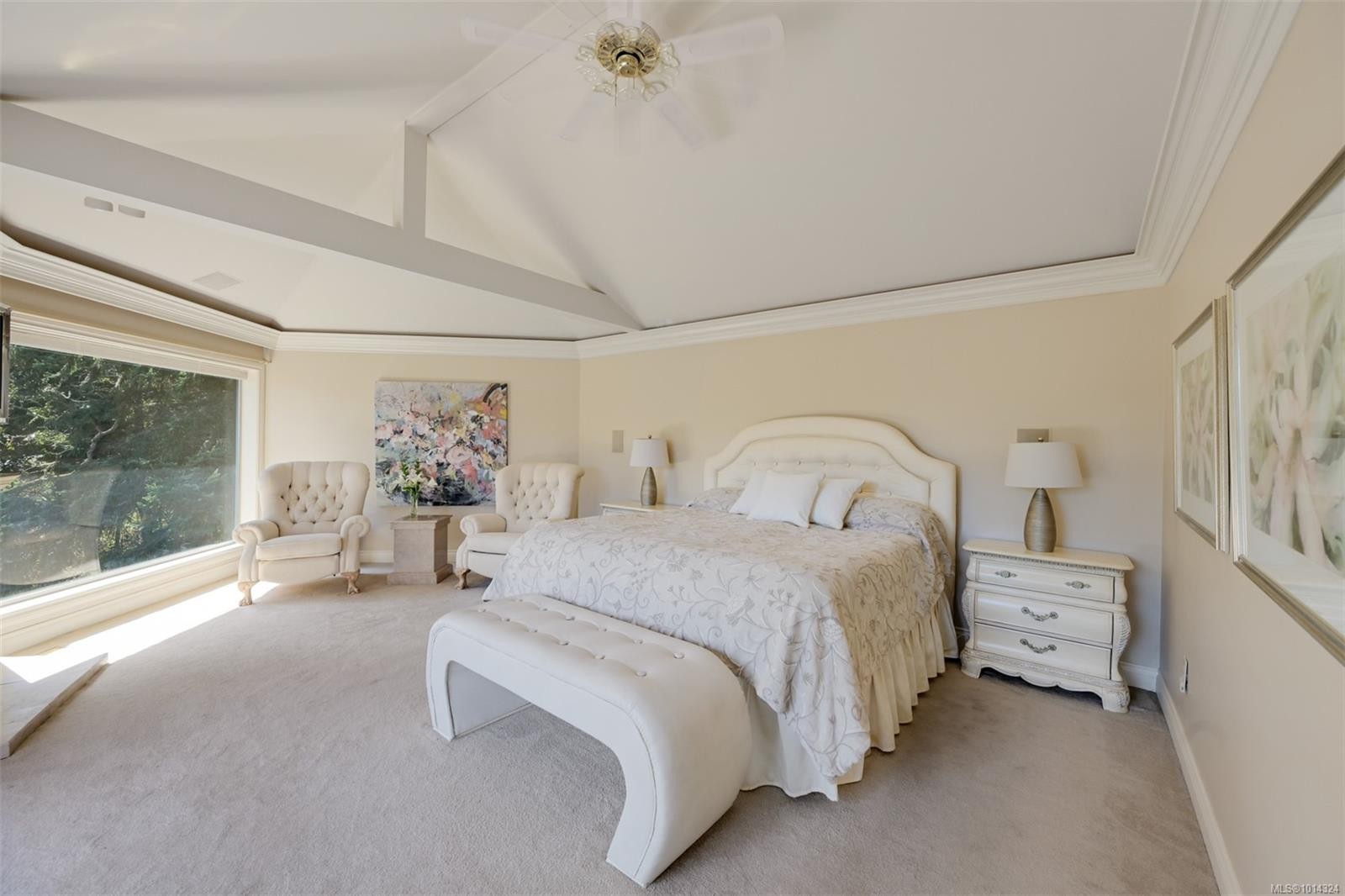 2807 Arbutus Rd, Saanich, BC