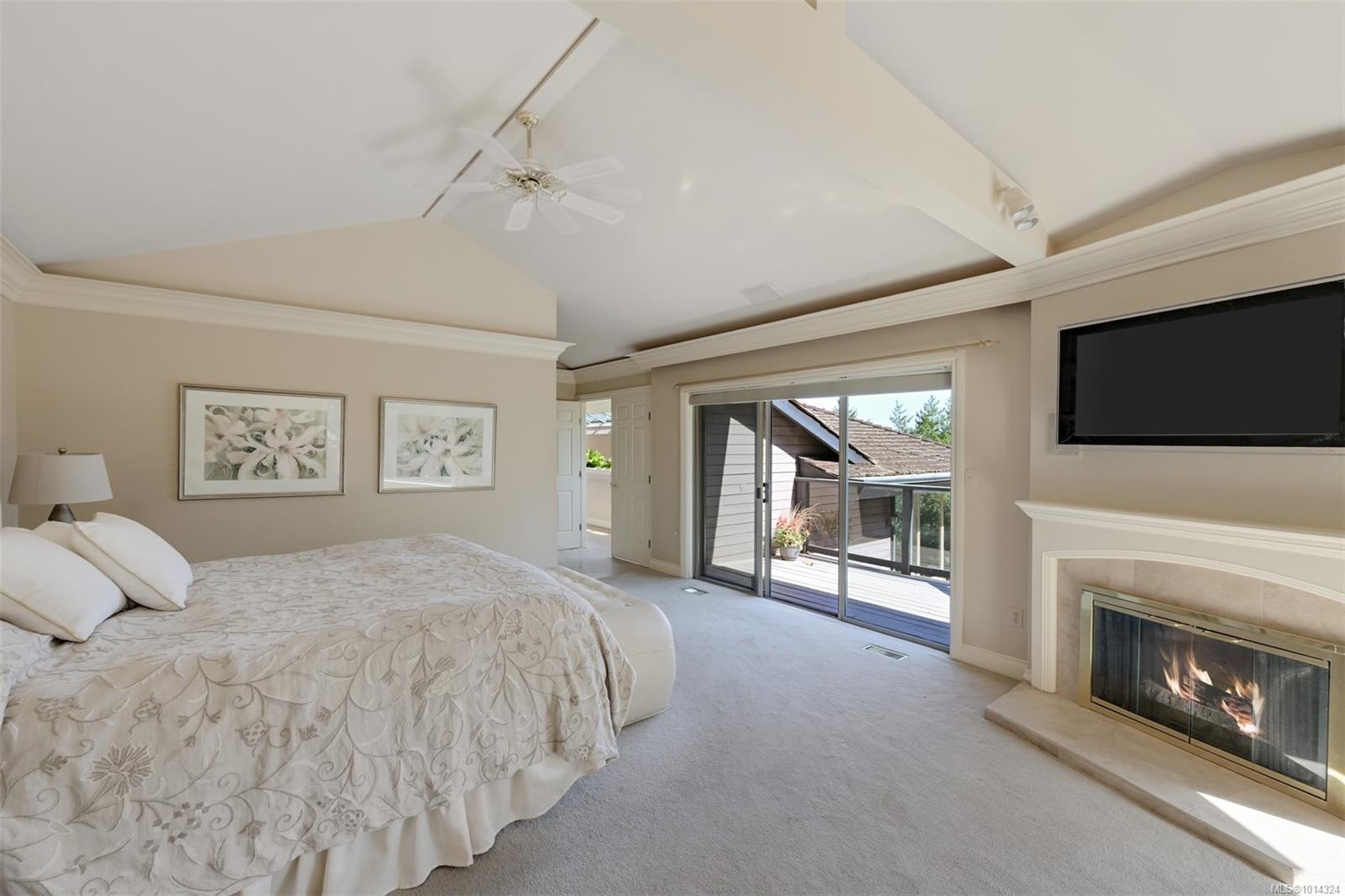 2807 Arbutus Rd, Saanich, BC