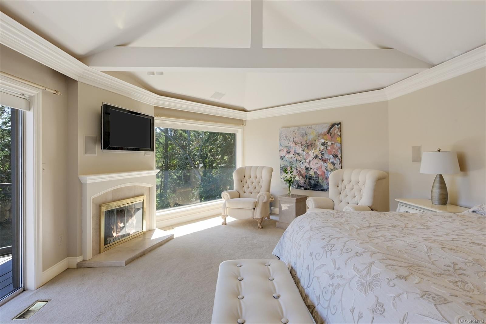 2807 Arbutus Rd, Saanich, BC