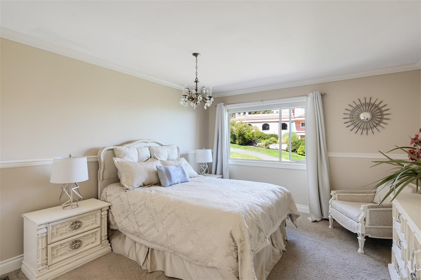 2807 Arbutus Rd, Saanich, BC