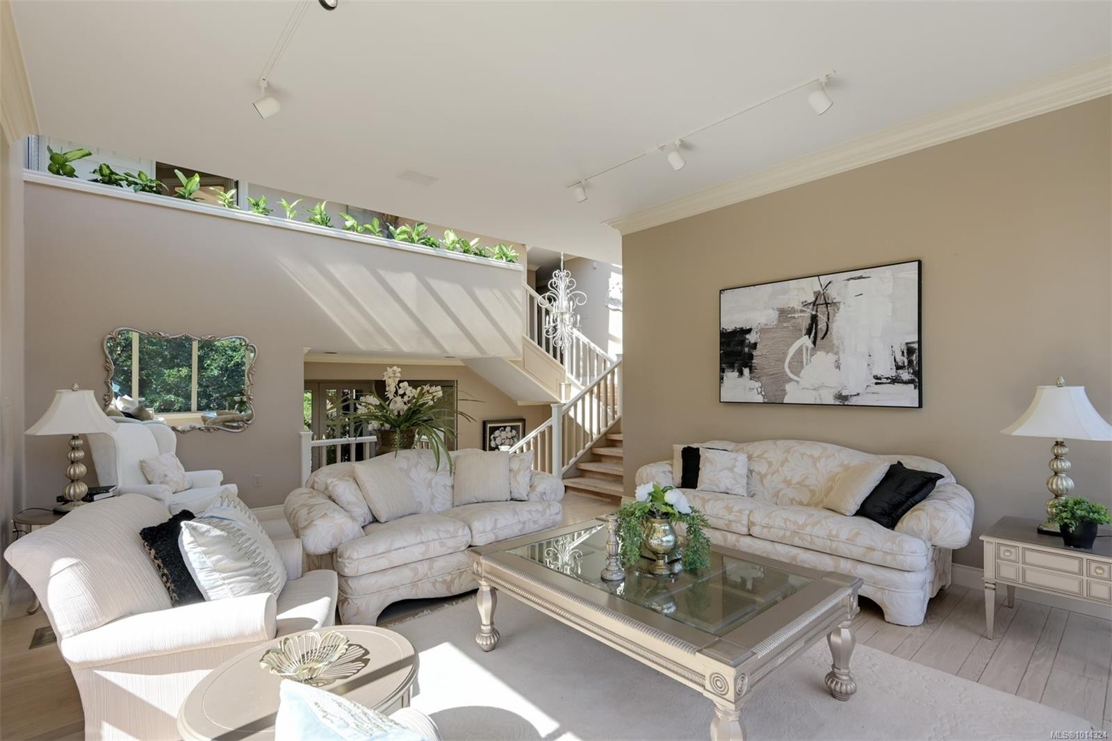 2807 Arbutus Rd, Saanich, BC