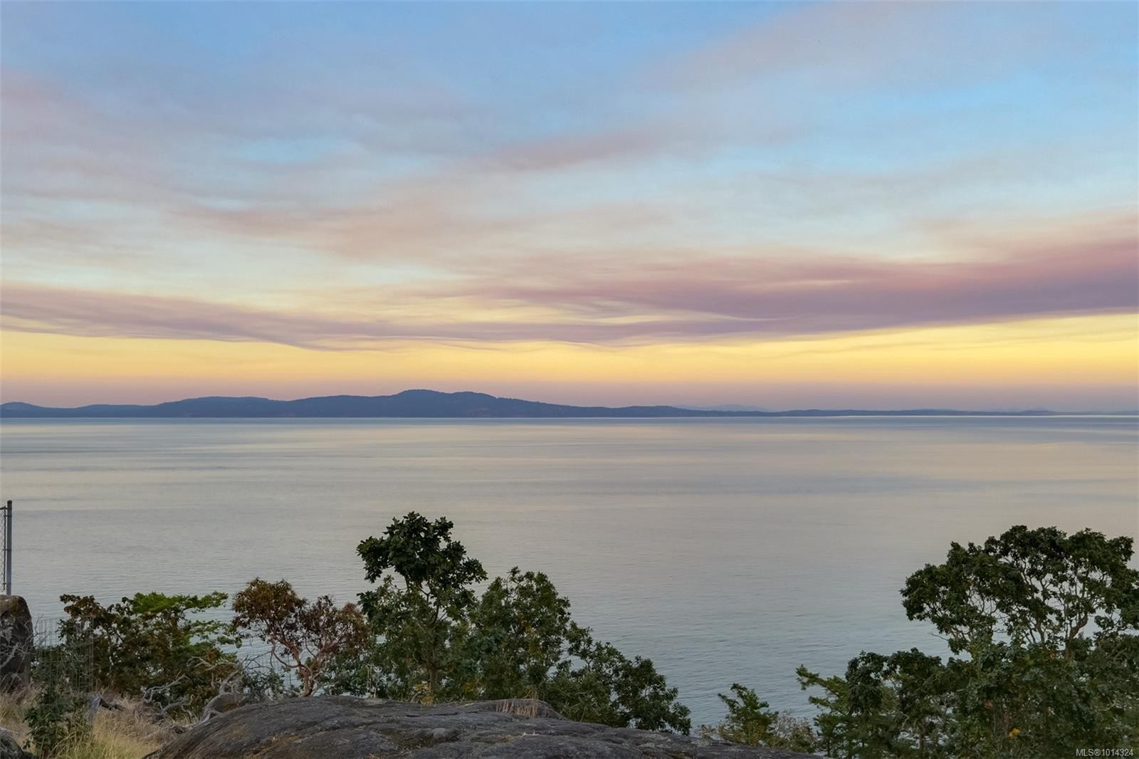 2807 Arbutus Rd, Saanich, BC