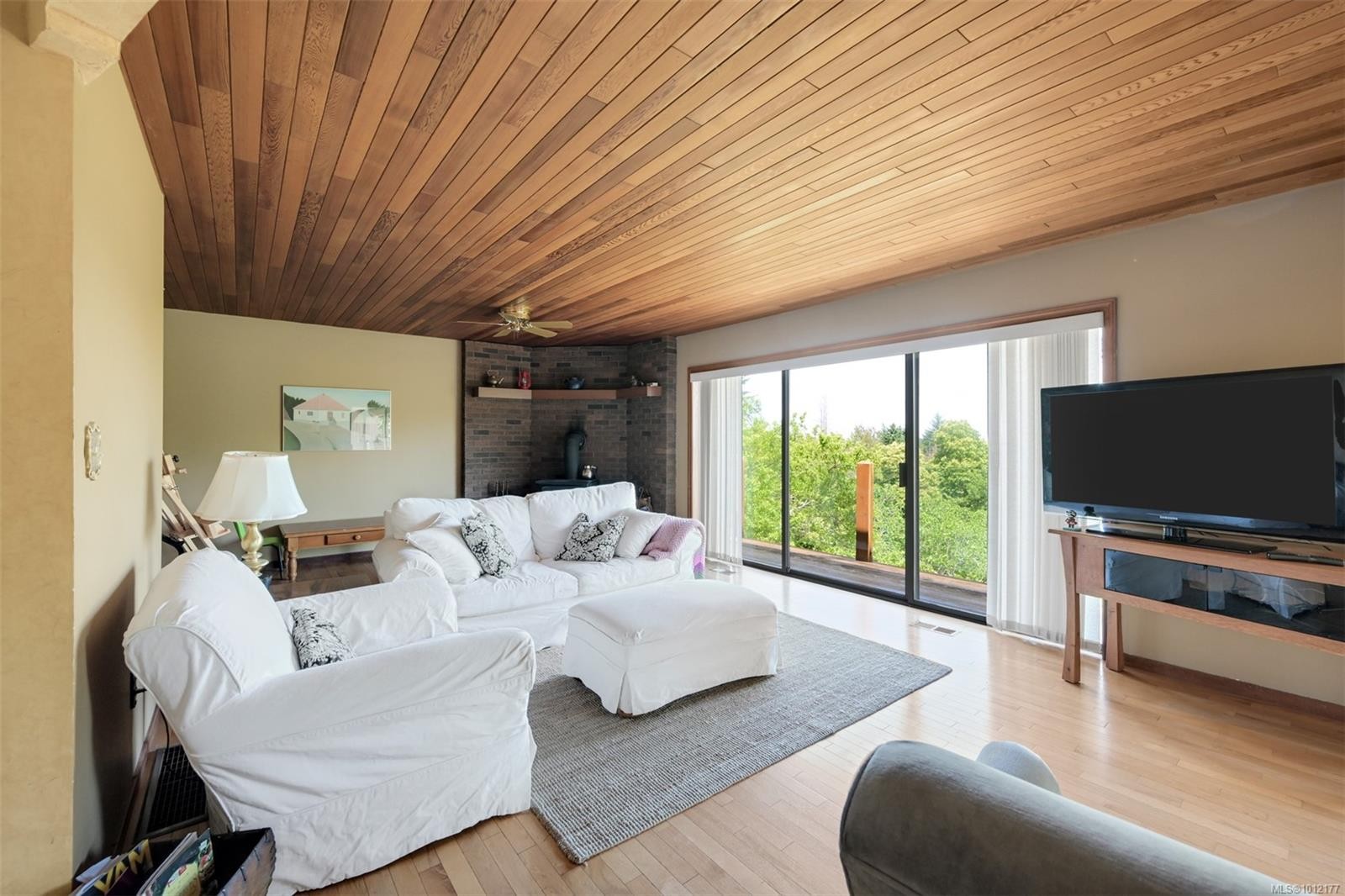 5489 Forest Hill Rd, Saanich, BC