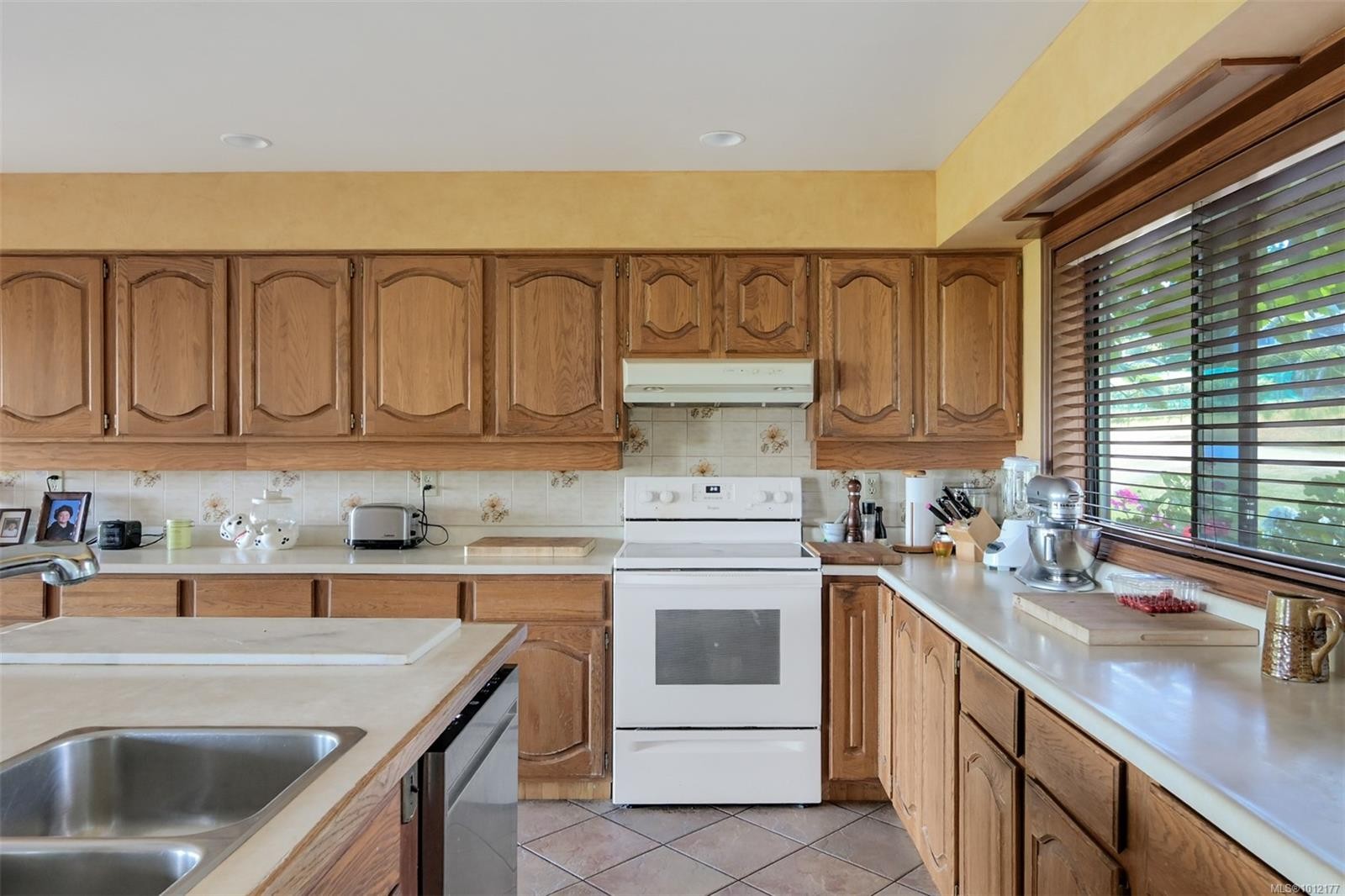 5489 Forest Hill Rd, Saanich, BC