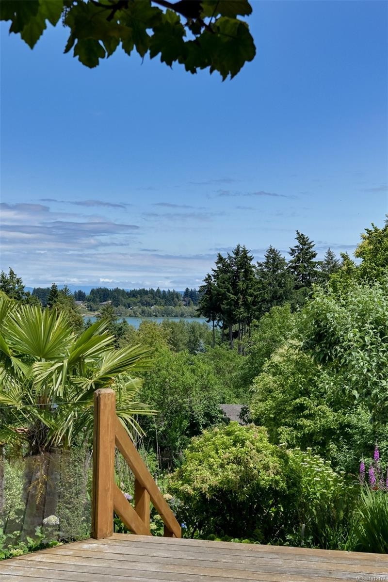 5489 Forest Hill Rd, Saanich, BC
