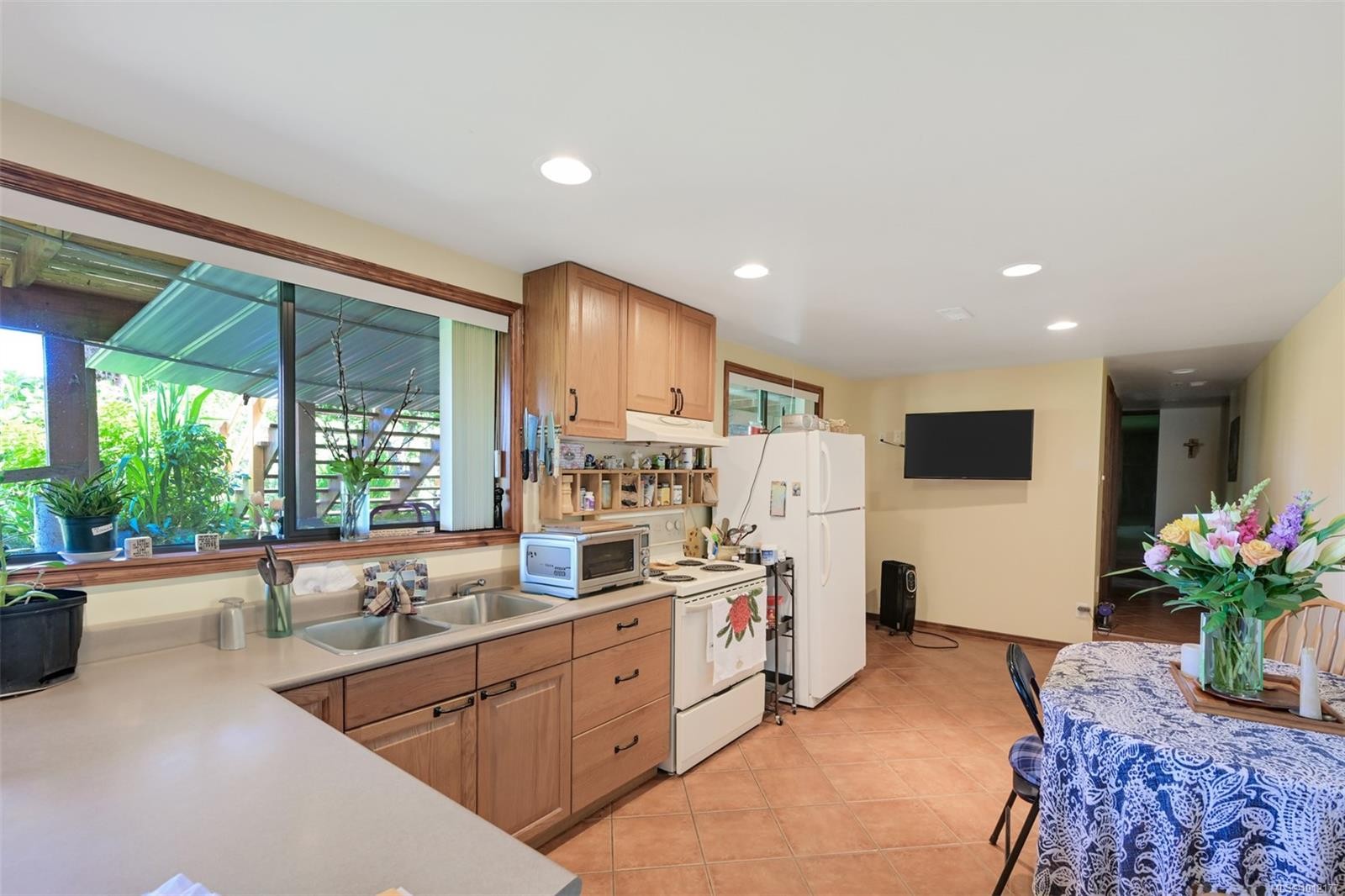 5489 Forest Hill Rd, Saanich, BC