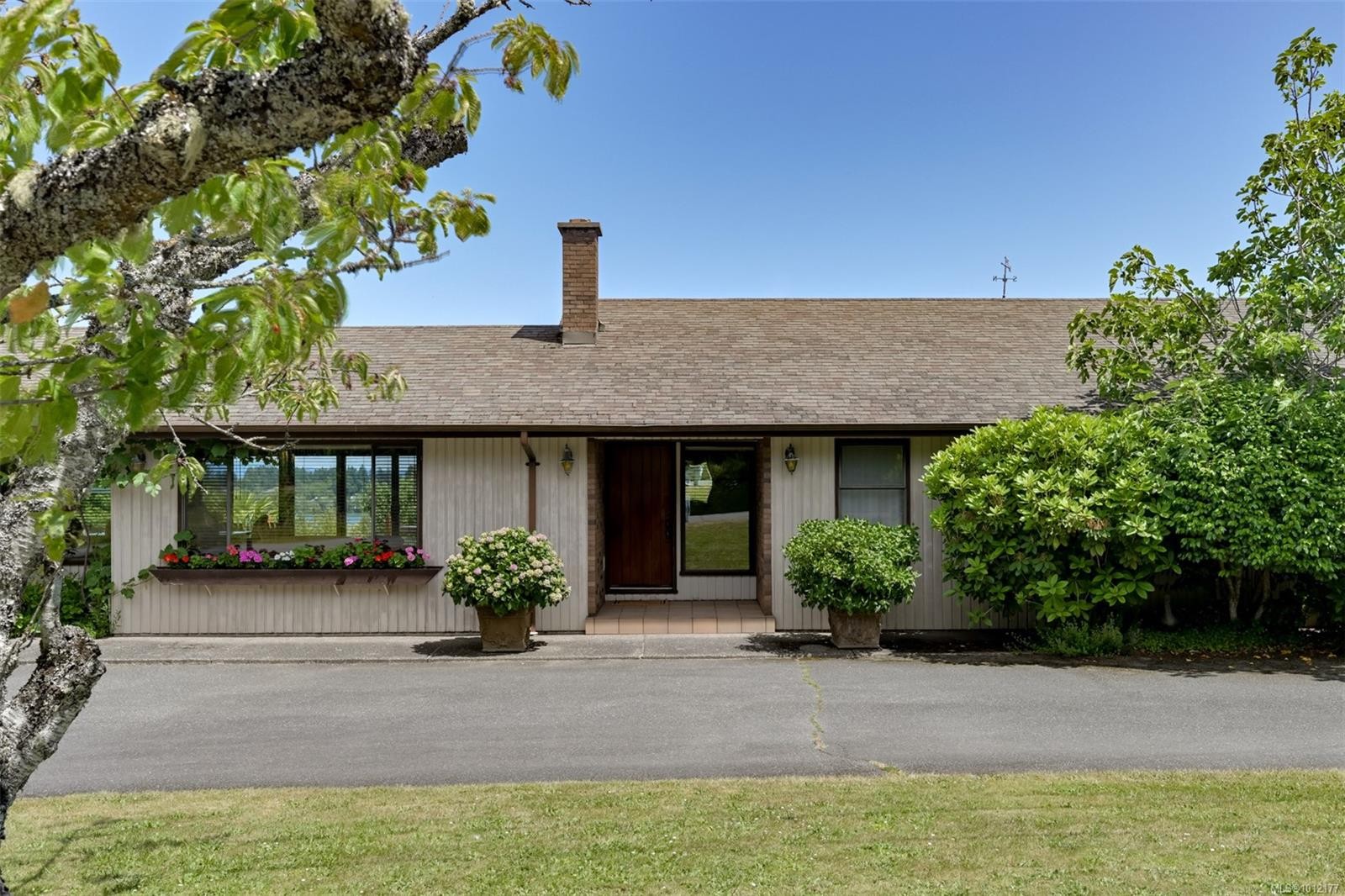 5489 Forest Hill Rd, Saanich, BC