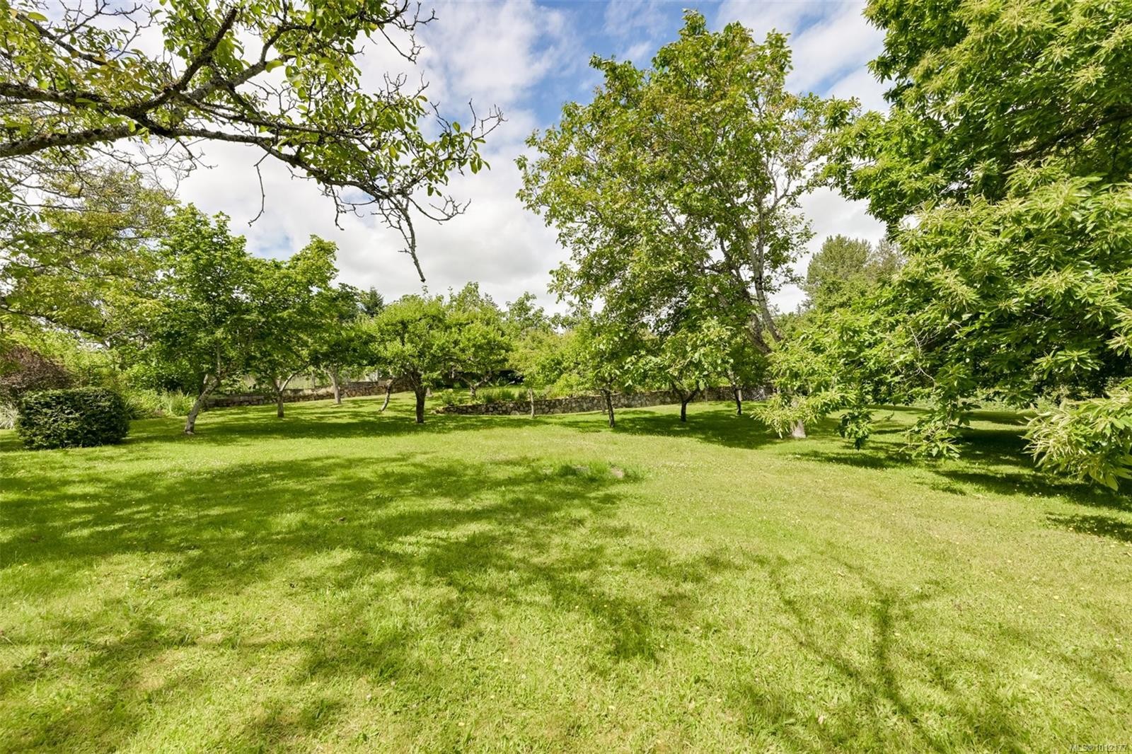 5489 Forest Hill Rd, Saanich, BC