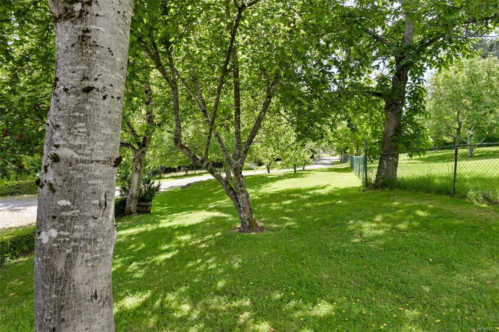 5489 Forest Hill Rd, Saanich, BC