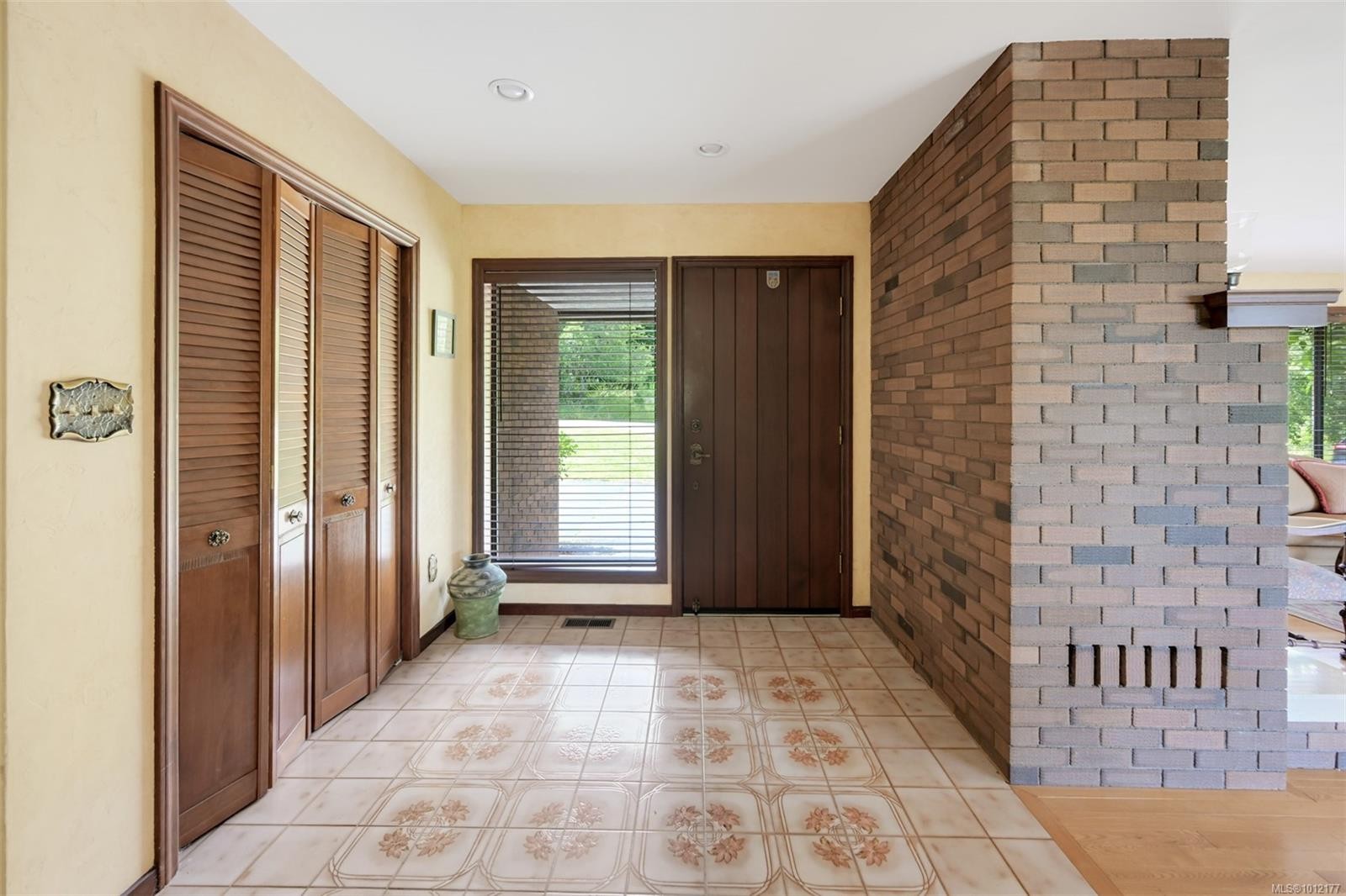 5489 Forest Hill Rd, Saanich, BC