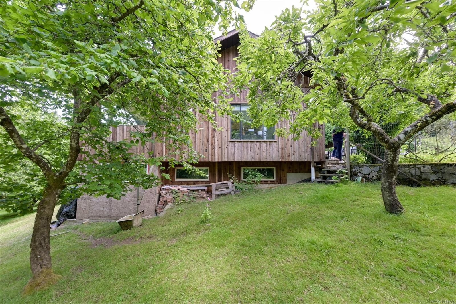 5489 Forest Hill Rd, Saanich, BC