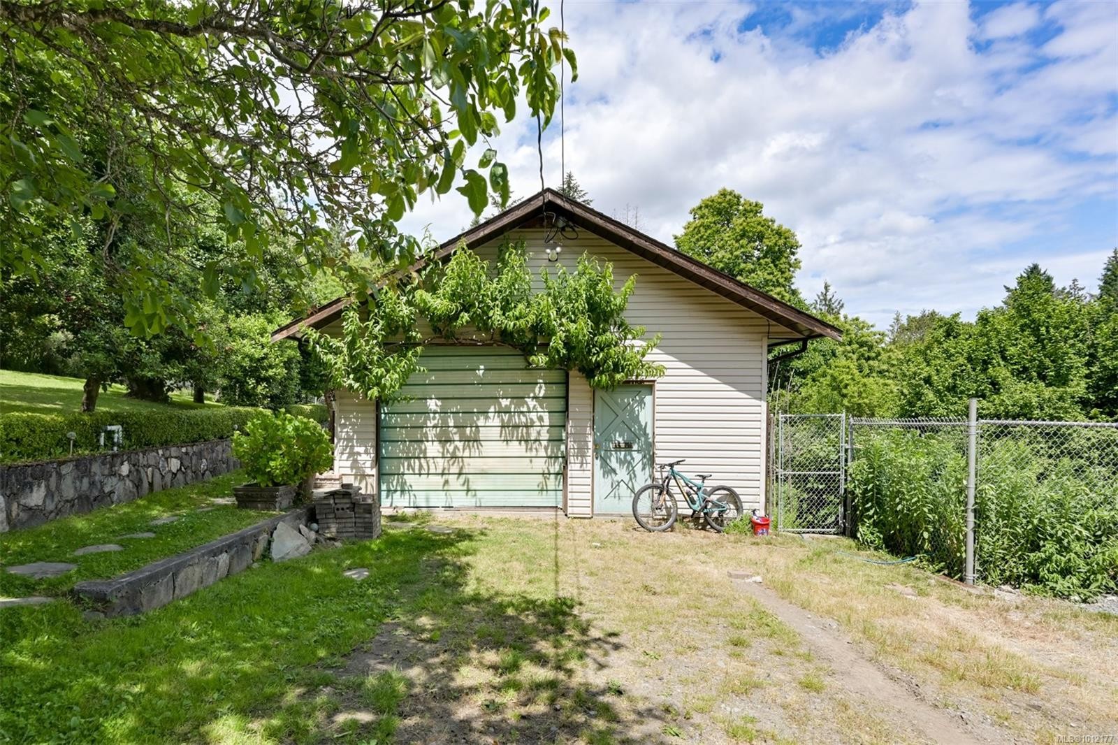 5489 Forest Hill Rd, Saanich, BC