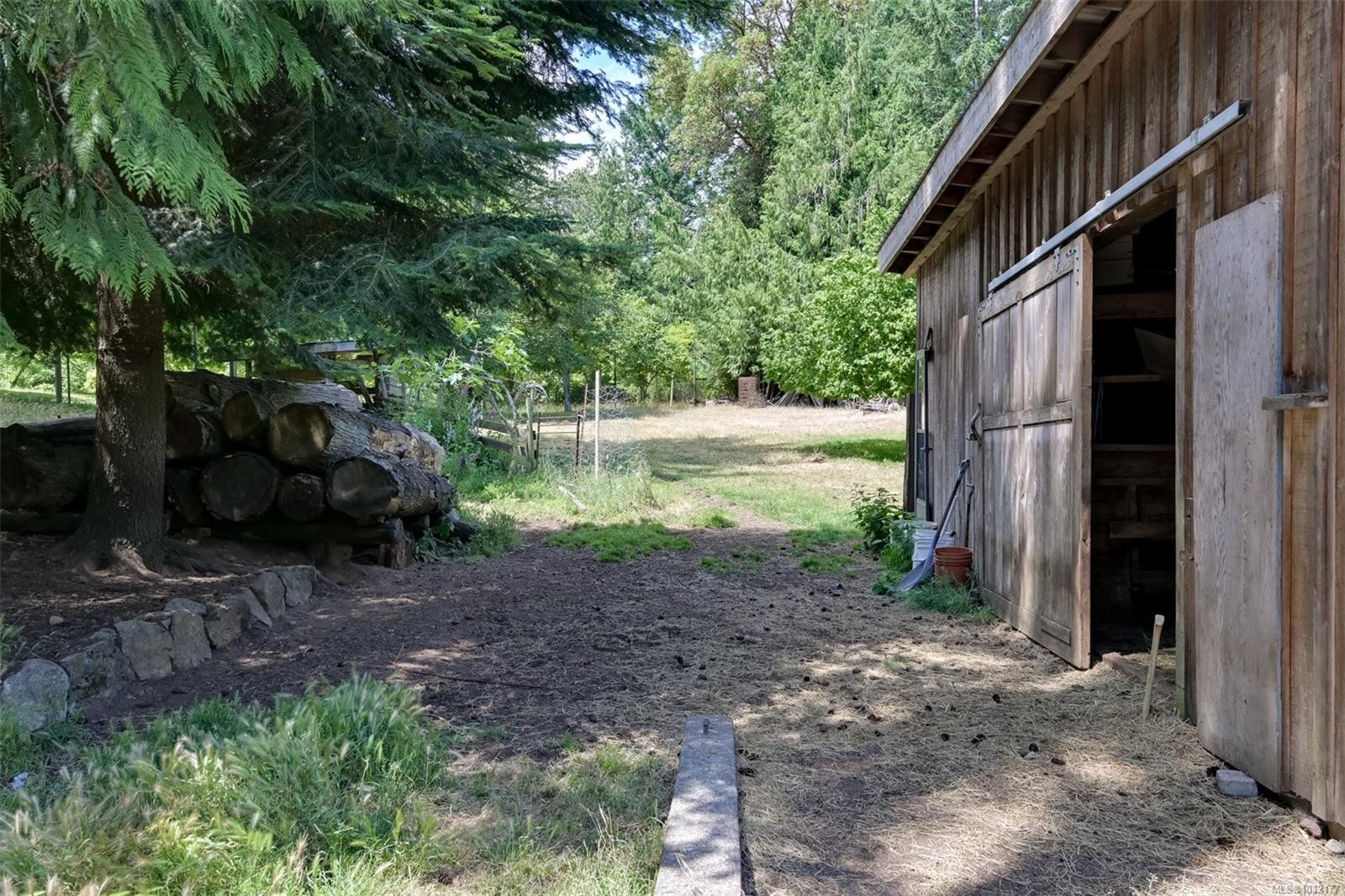 5489 Forest Hill Rd, Saanich, BC