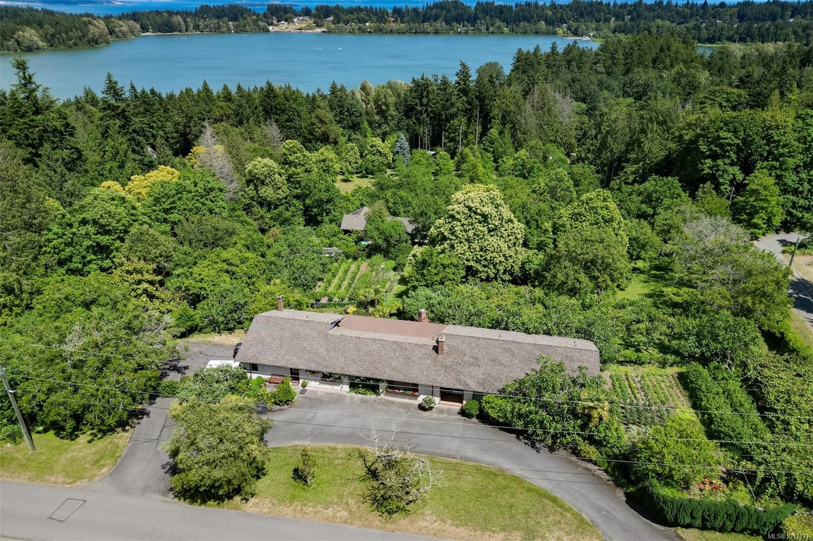 5489 Forest Hill Rd, Saanich, BC