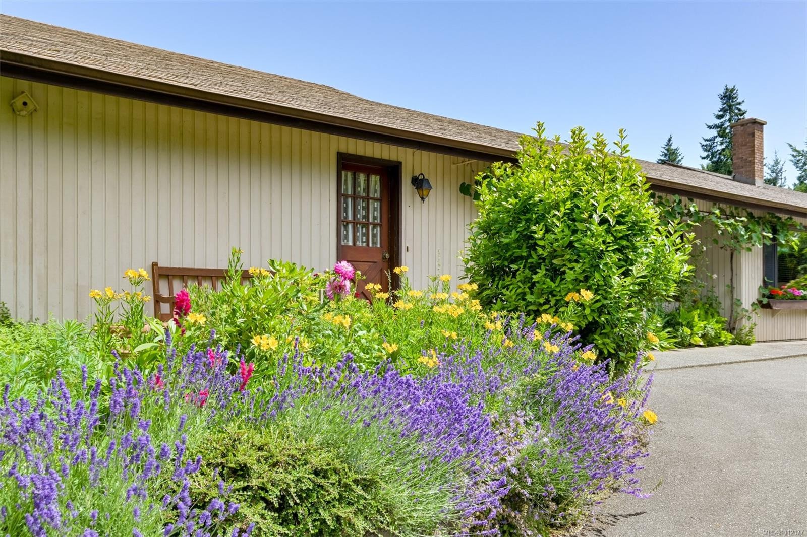 5489 Forest Hill Rd, Saanich, BC