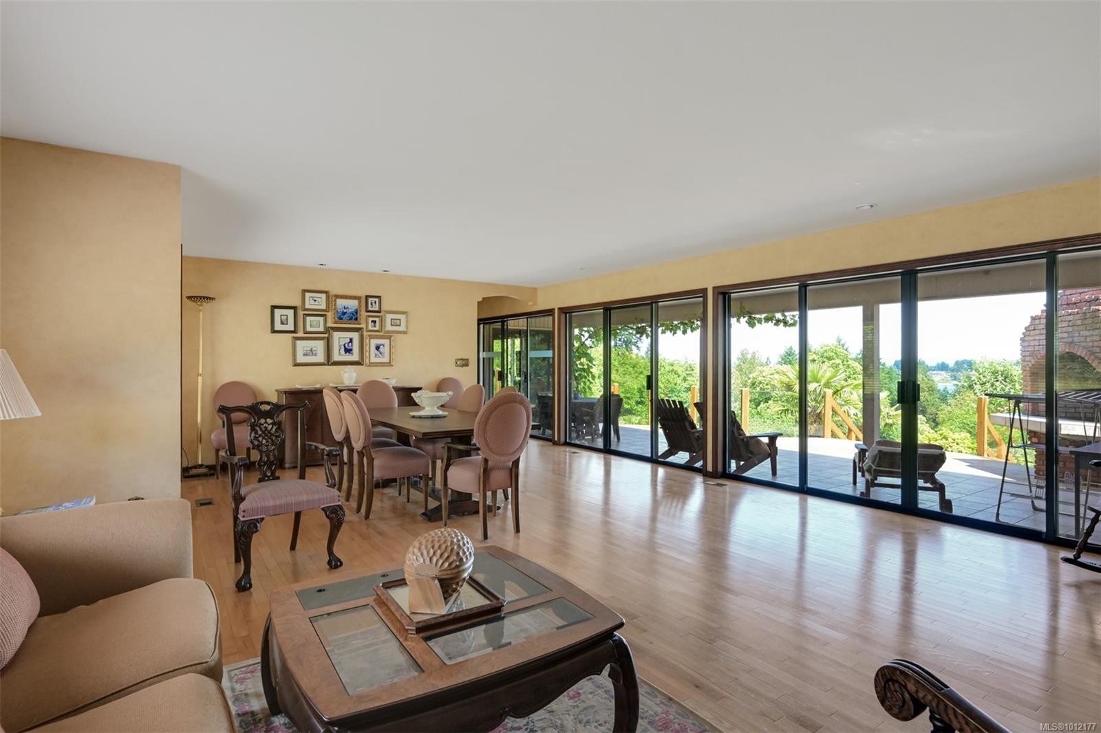 5489 Forest Hill Rd, Saanich, BC