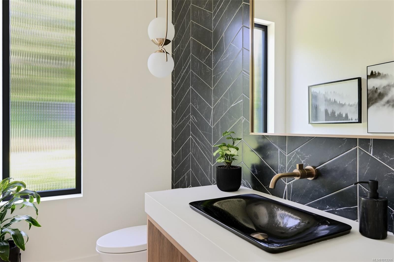 717 Robleda Cres, Victoria, BC