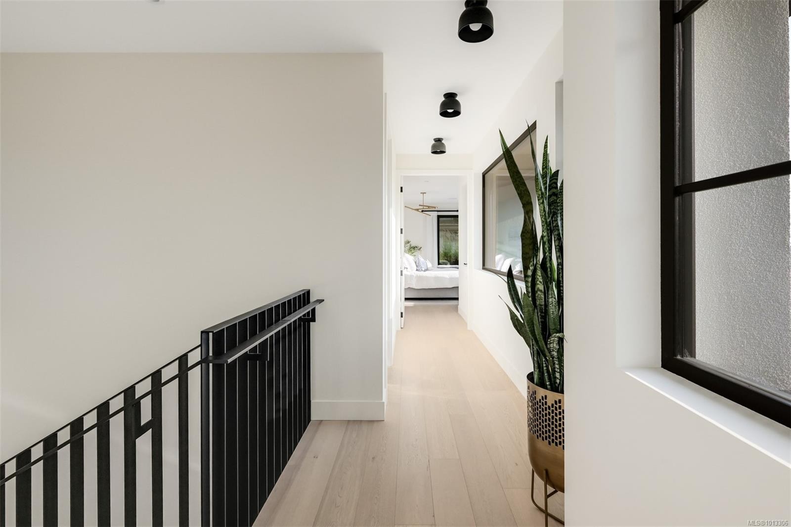 717 Robleda Cres, Victoria, BC