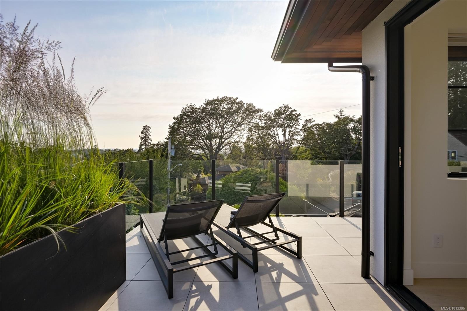 717 Robleda Cres, Victoria, BC