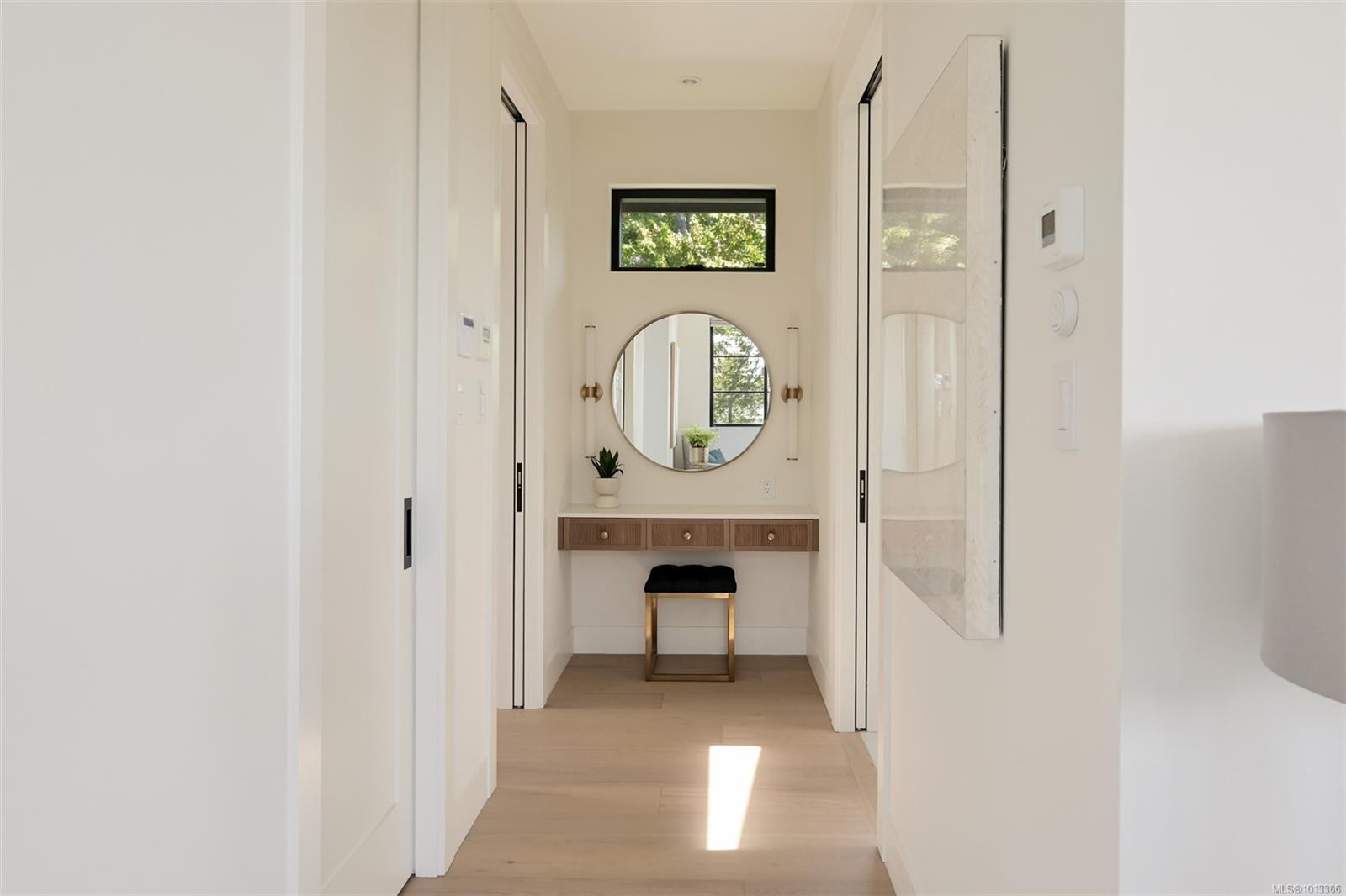 717 Robleda Cres, Victoria, BC