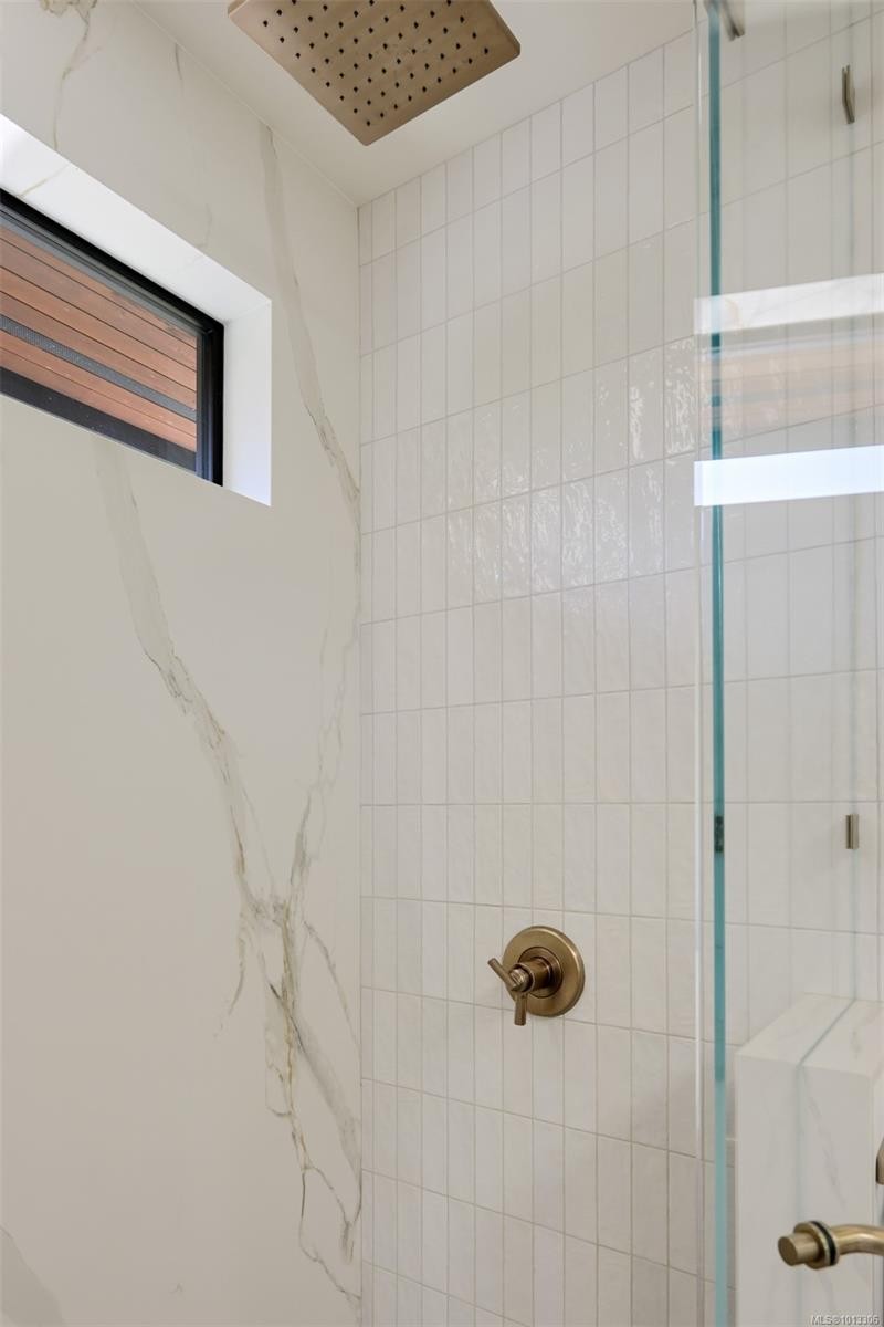 717 Robleda Cres, Victoria, BC