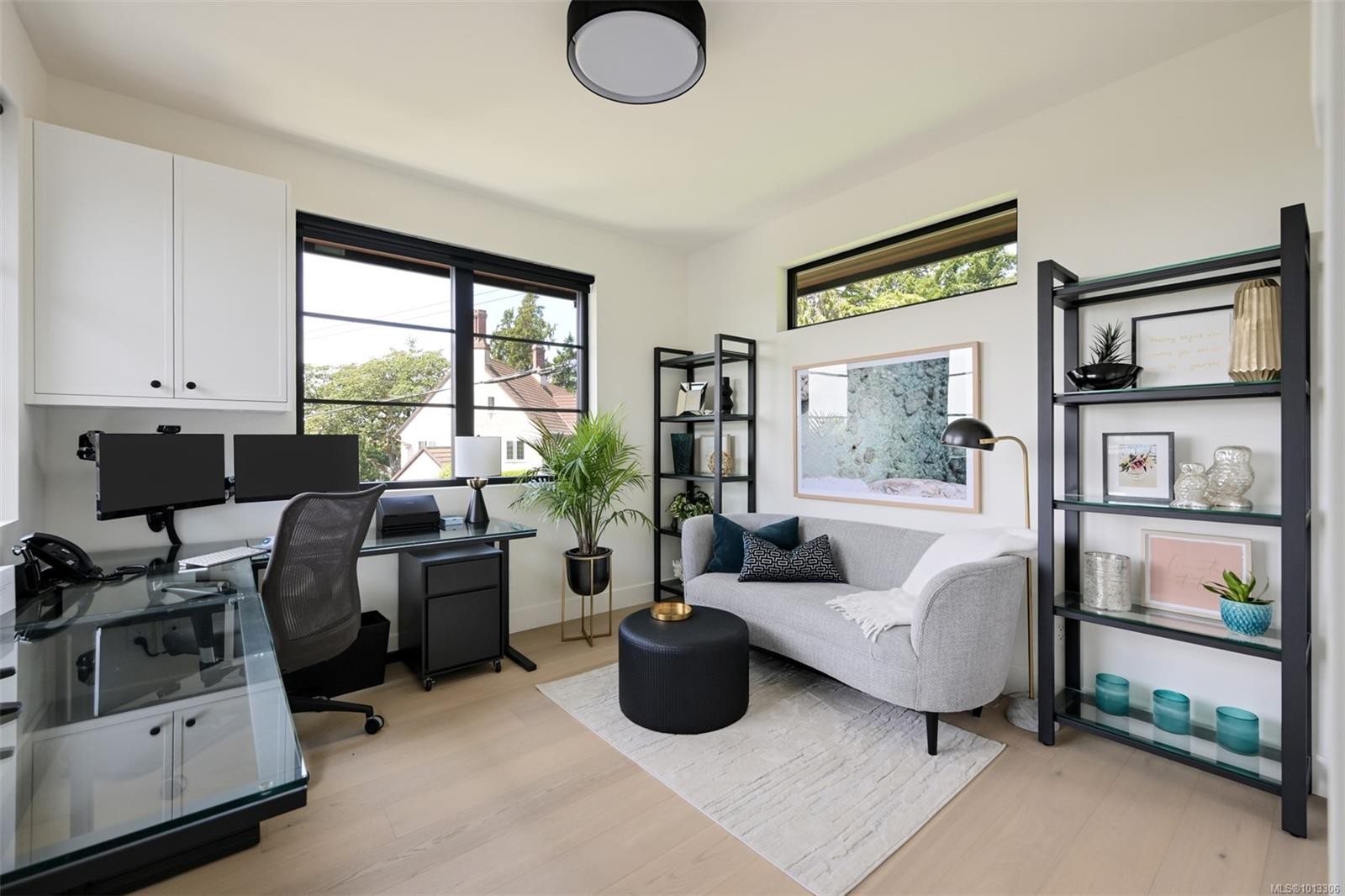 717 Robleda Cres, Victoria, BC