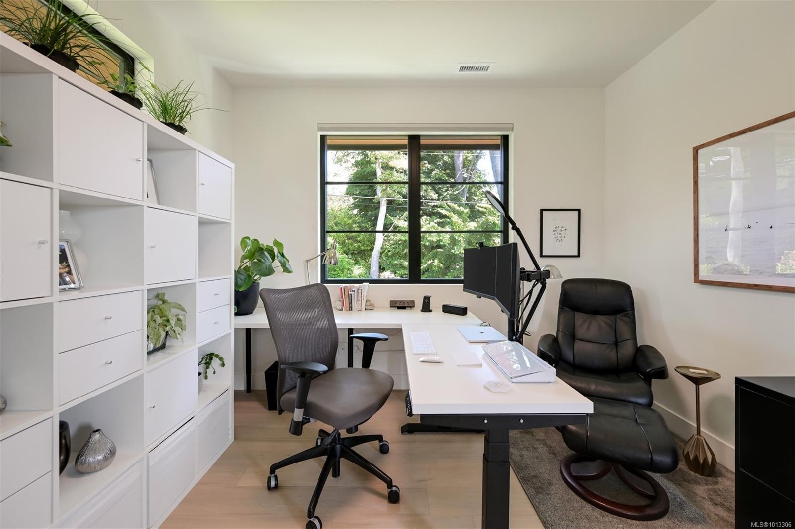 717 Robleda Cres, Victoria, BC