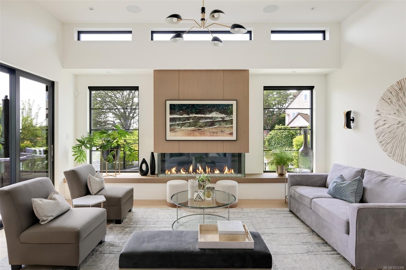 717 Robleda Cres, Victoria, BC