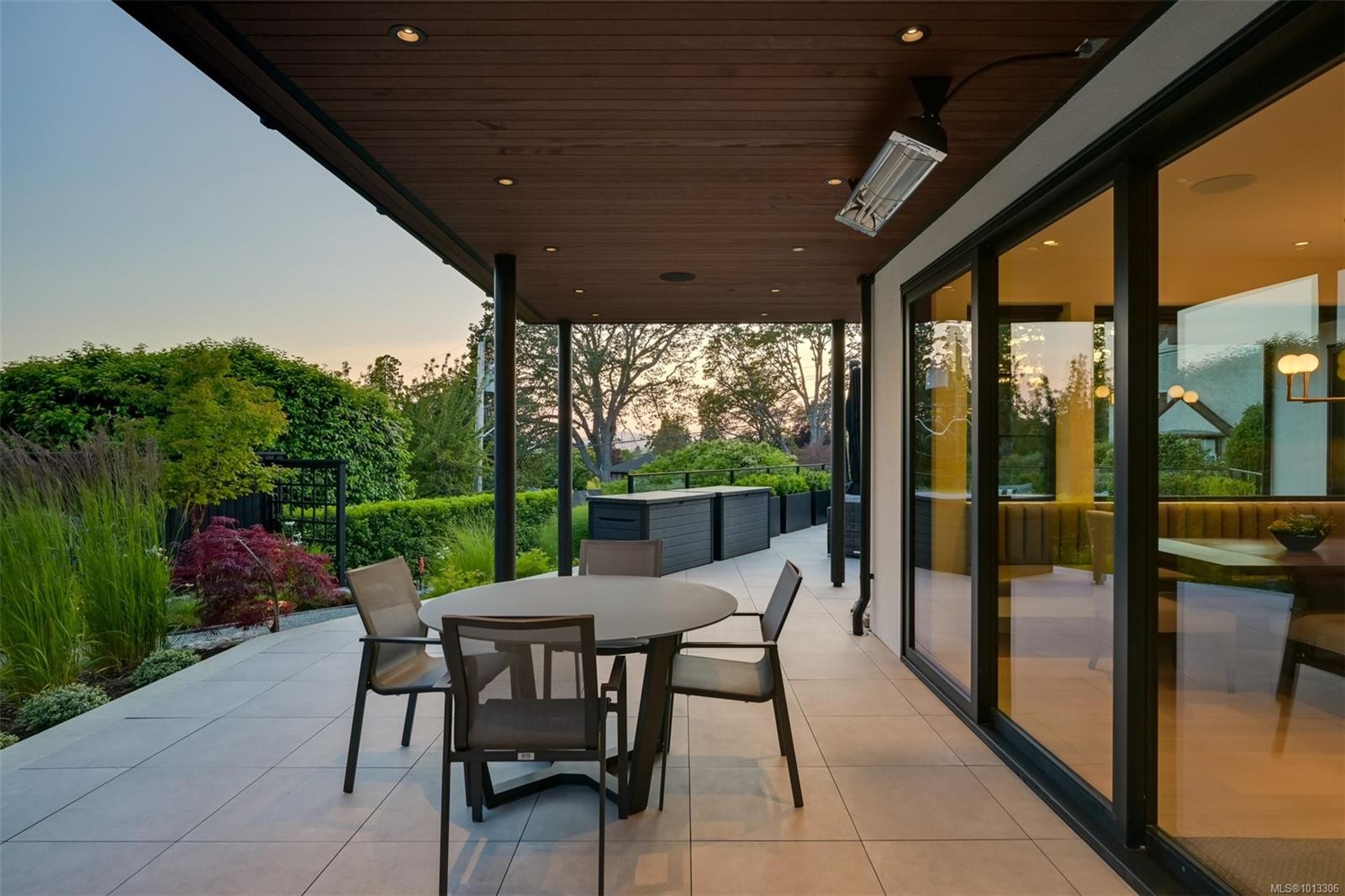 717 Robleda Cres, Victoria, BC