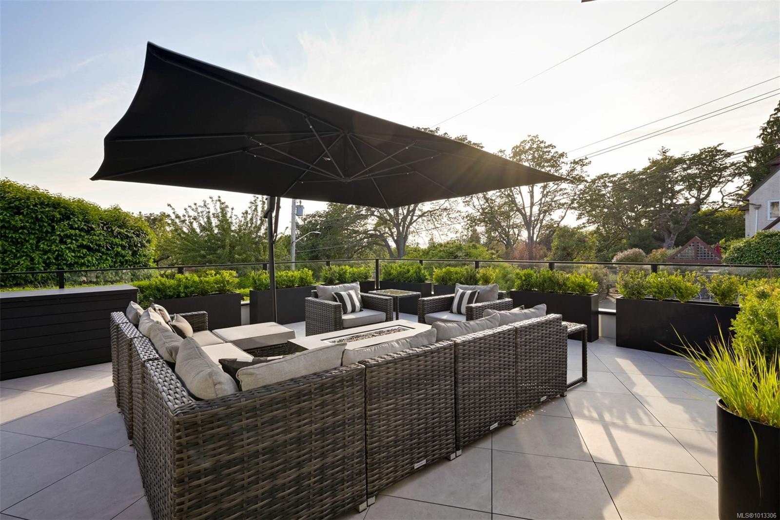 717 Robleda Cres, Victoria, BC