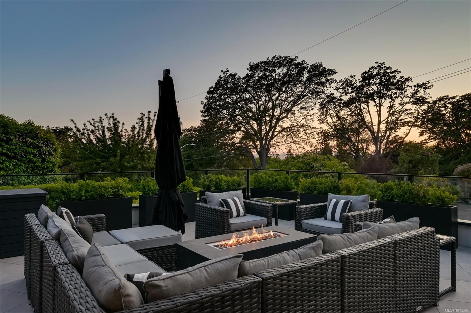 717 Robleda Cres, Victoria, BC