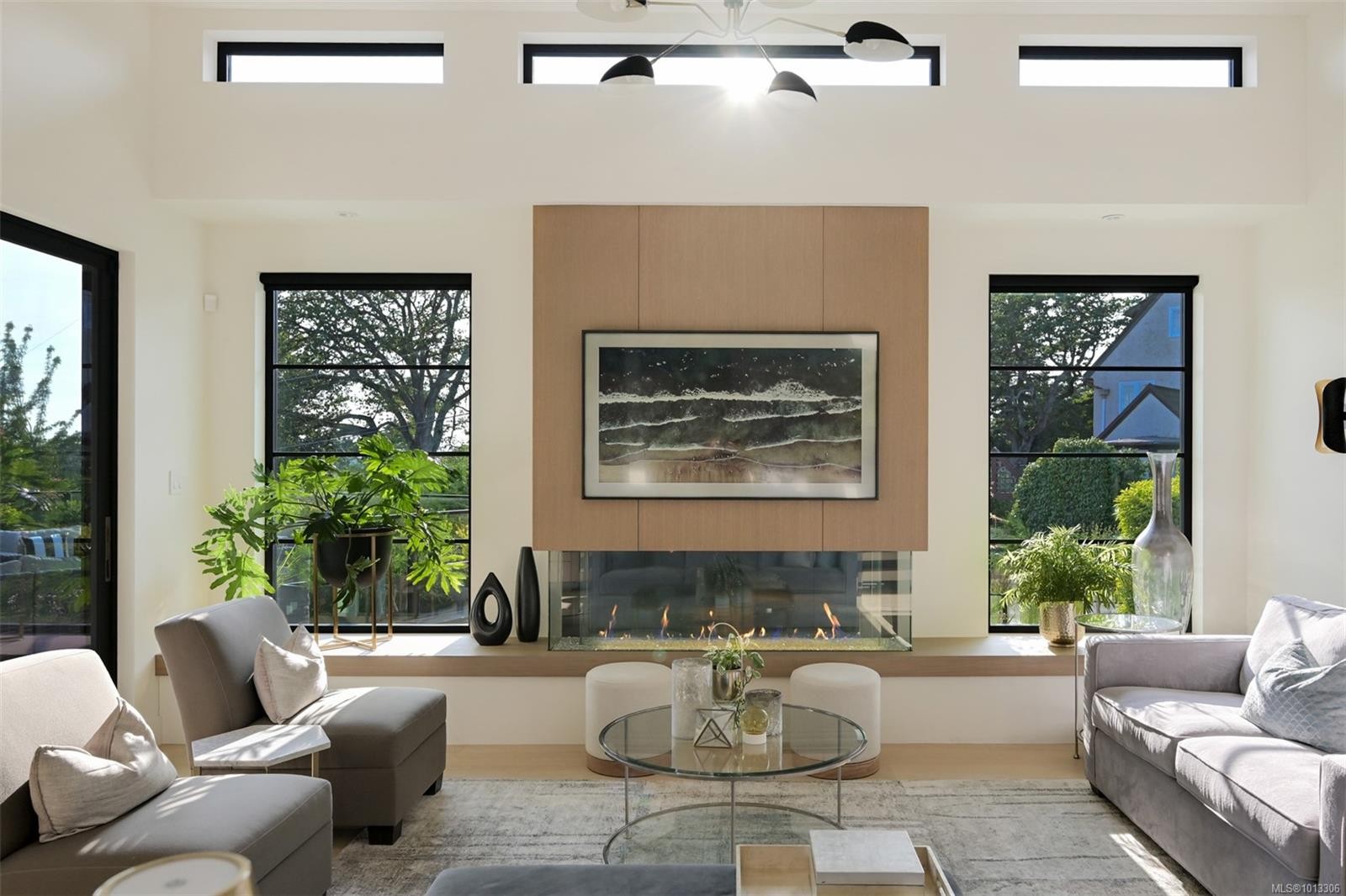 717 Robleda Cres, Victoria, BC