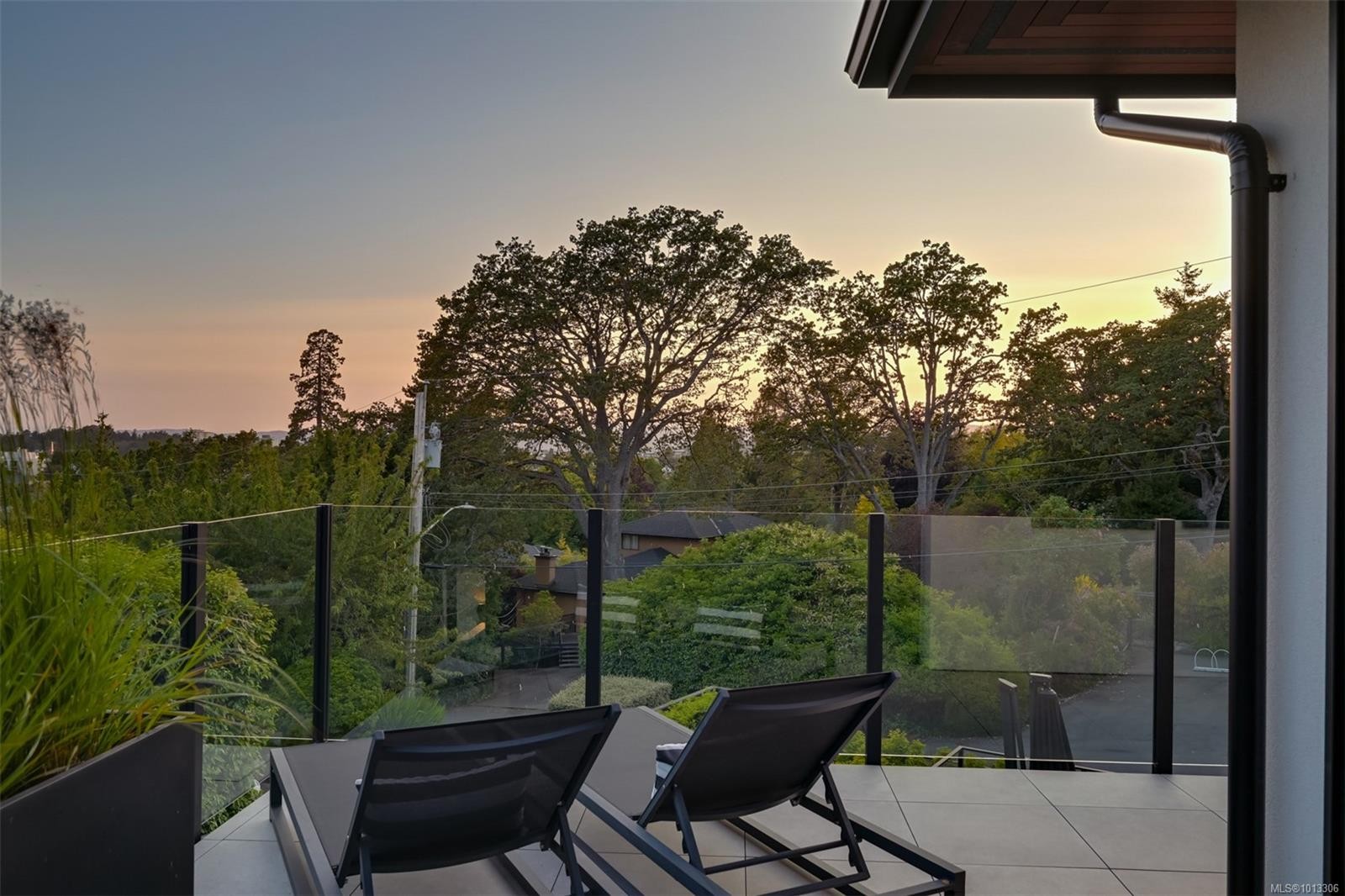 717 Robleda Cres, Victoria, BC