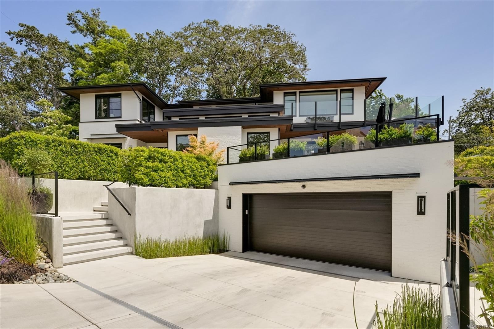 717 Robleda Cres, Victoria, BC