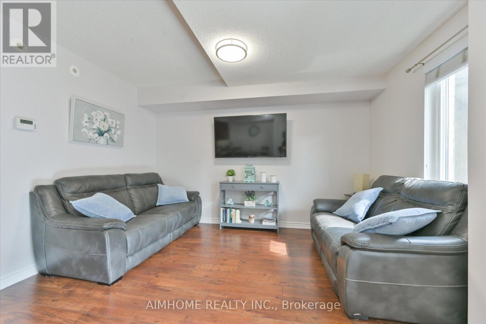 1036 - 55 George Appleton Way, Toronto, ON - Indoor Photo Showing Living Room