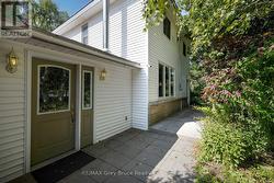 In-Law or Bachelor Suite -