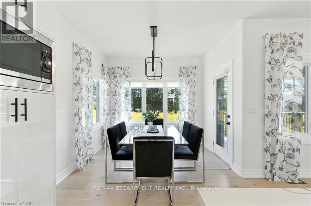 270 Charles Street, Norfolk, ON - Indoor Photo Showing Dining Room