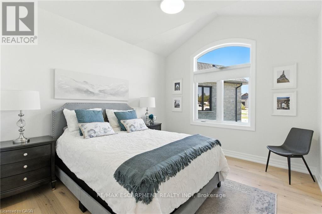270 Charles Street, Norfolk, ON - Indoor Photo Showing Bedroom