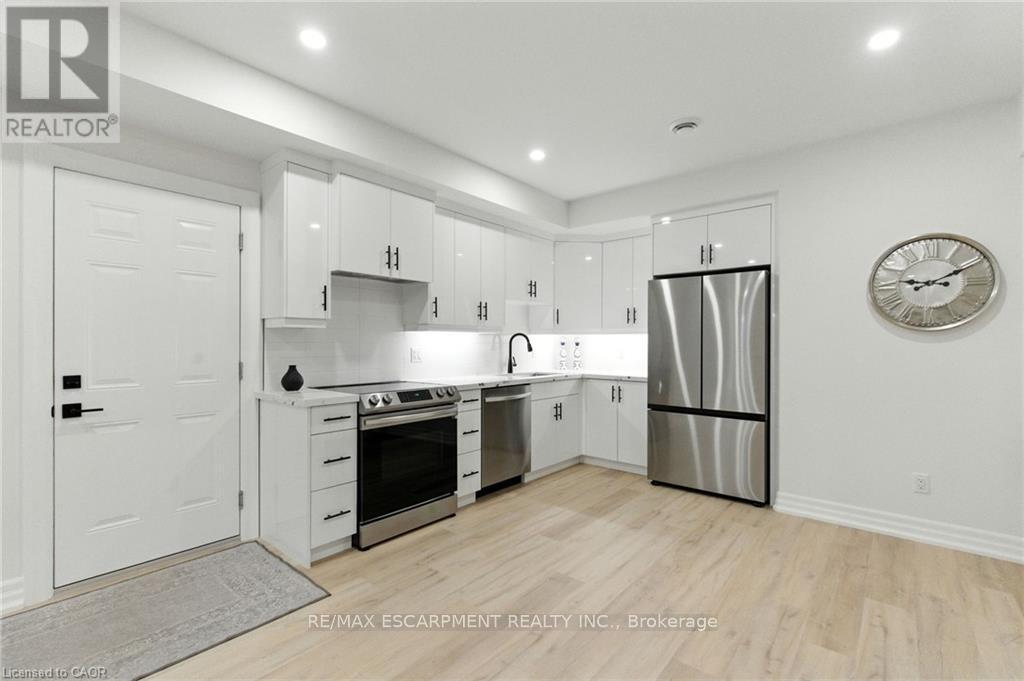 270 Charles Street, Norfolk, ON - Indoor Photo Showing Kitchen