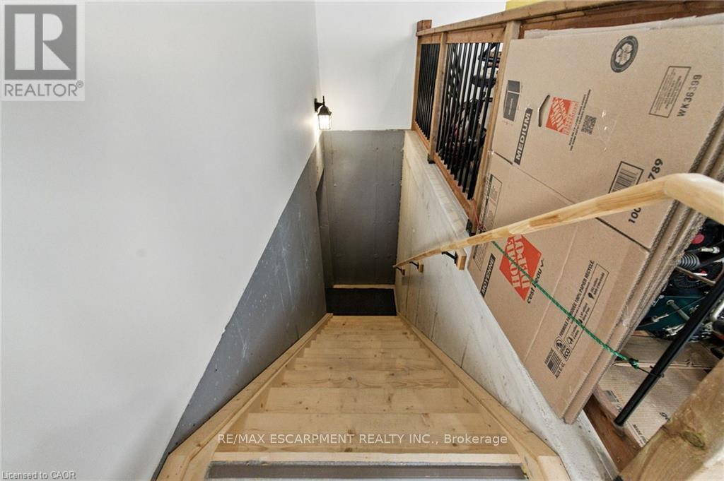 270 Charles Street, Norfolk, ON - Indoor Photo Showing Other Room