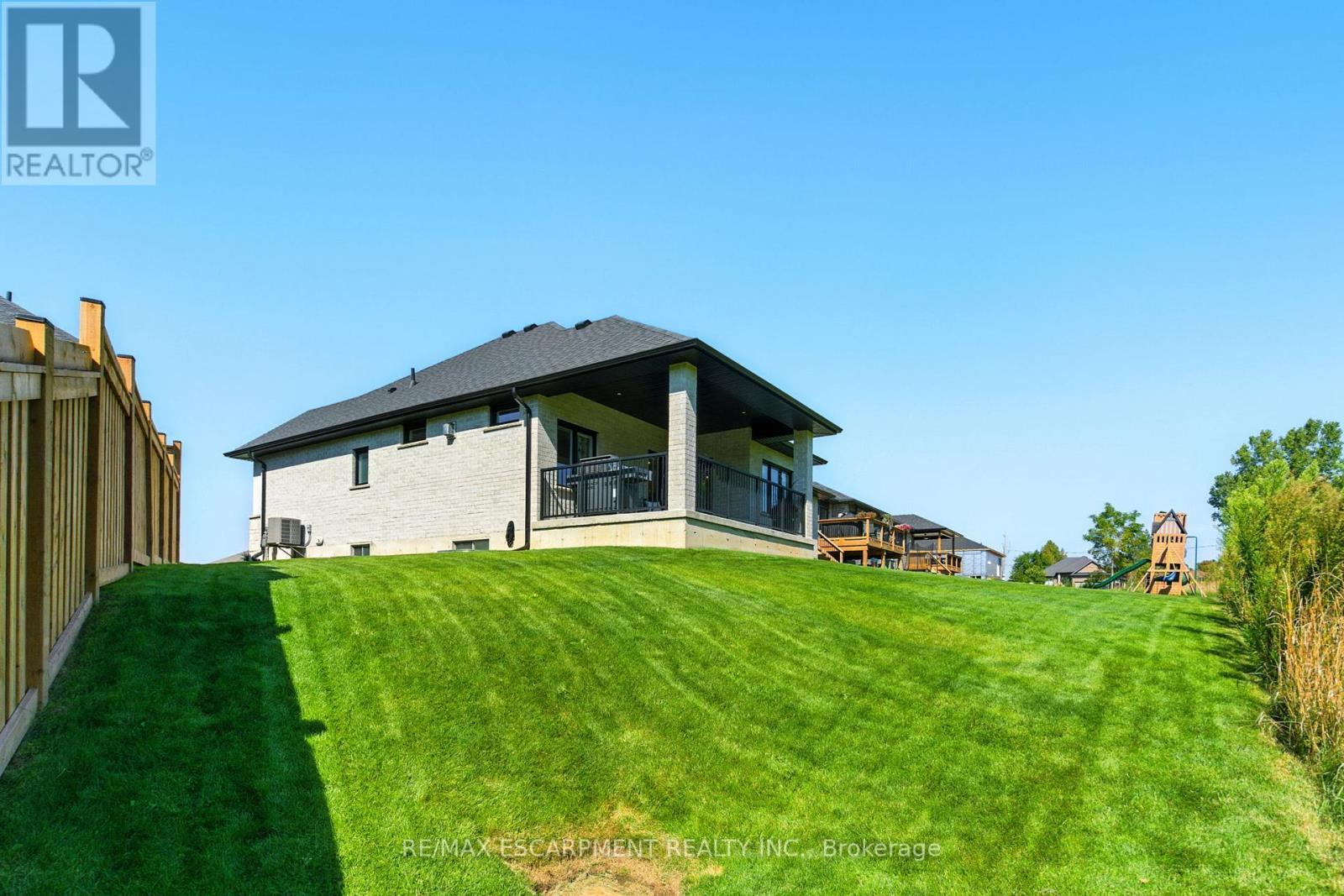 270 Charles Street, Norfolk, ON - Outdoor With Deck Patio Veranda