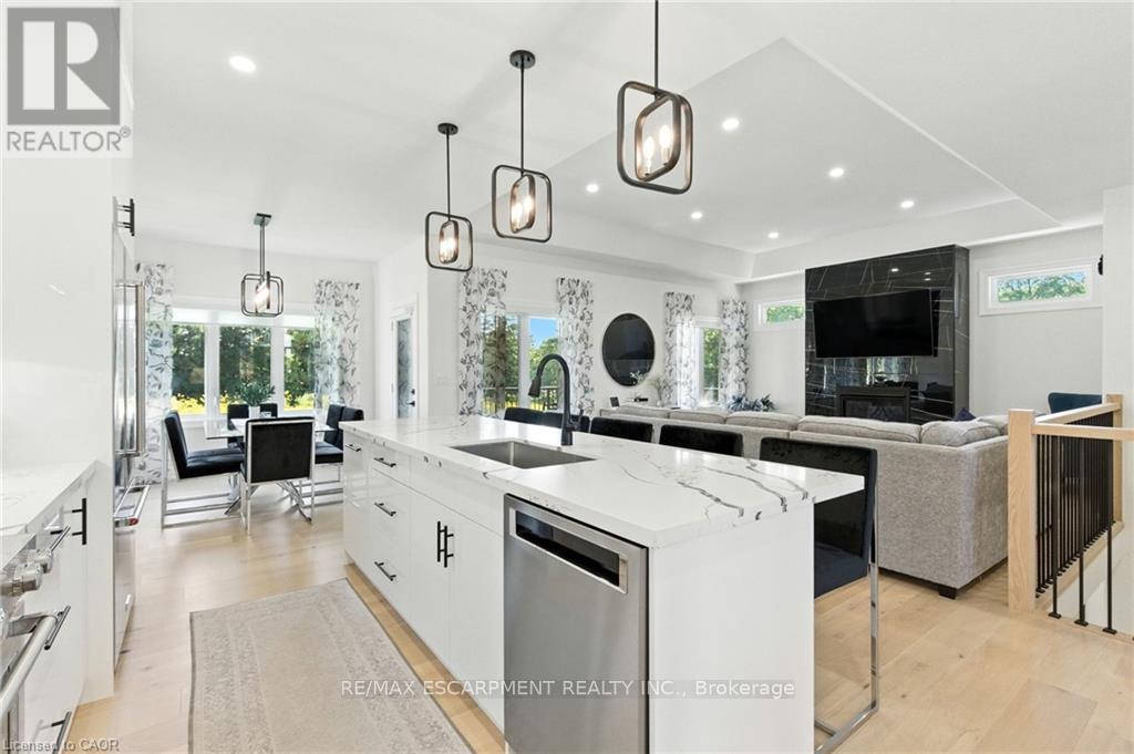 270 Charles Street, Norfolk, ON - Indoor