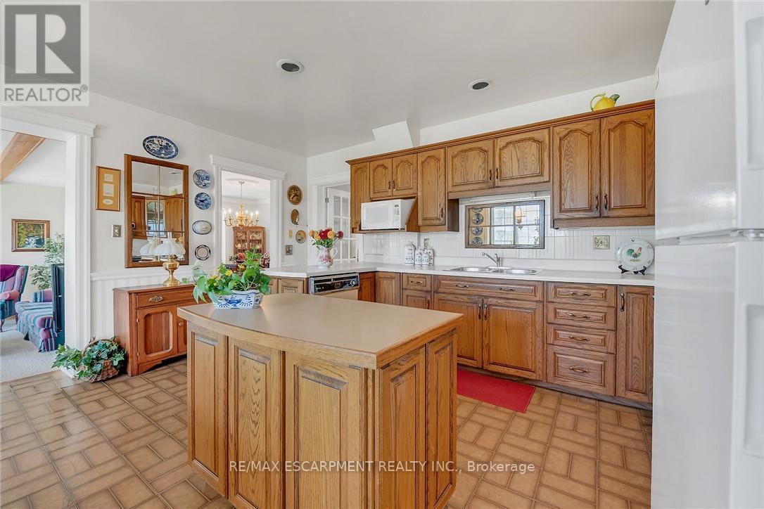 5581 King Street, Lincoln, ON - Indoor Photo Showing Kitchen