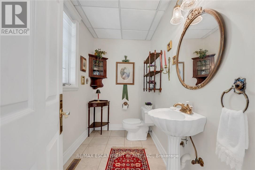 5581 King Street, Lincoln, ON - Indoor Photo Showing Bathroom